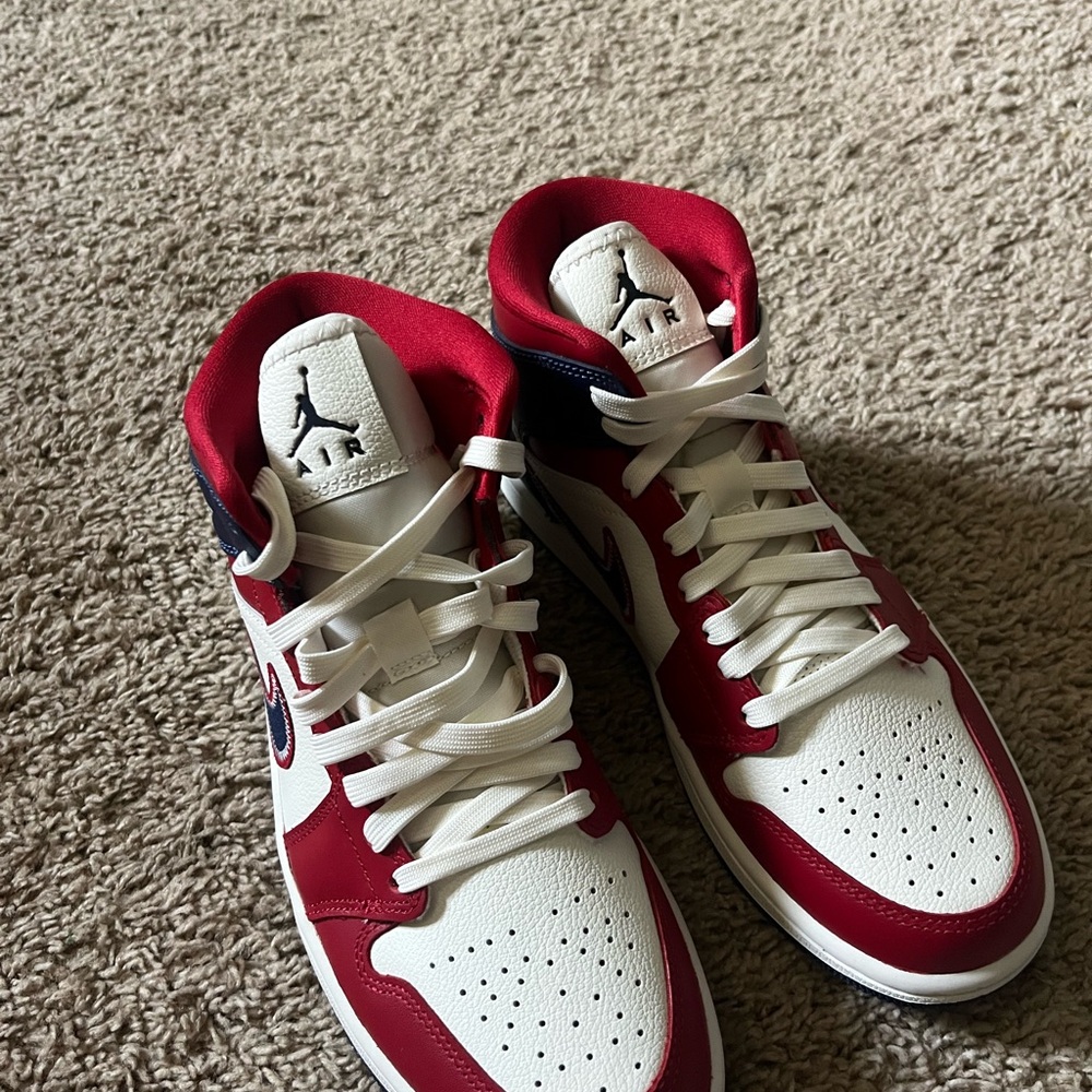 Jordan Women's Red and White Sneakers